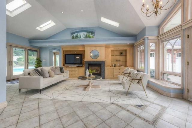 41 Lemon St, House detached with 5 bedrooms, 3 bathrooms and 13 parking in Guelph ON | Image 3