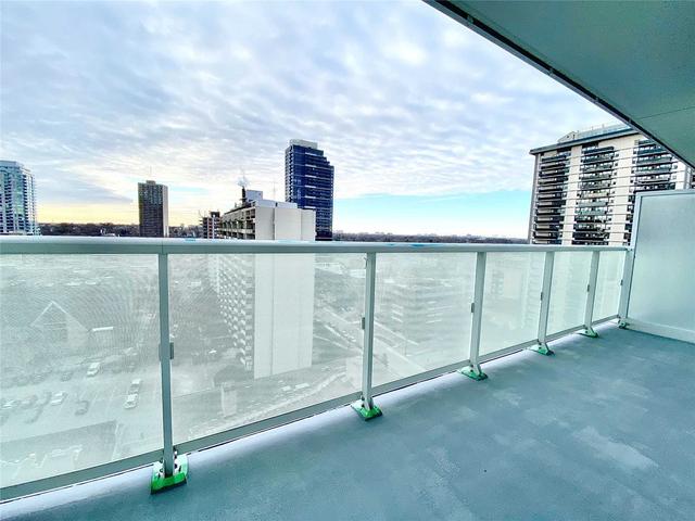 1312 - 101 Erskine Ave, Condo with 1 bedrooms, 1 bathrooms and 1 parking in Toronto ON | Image 2