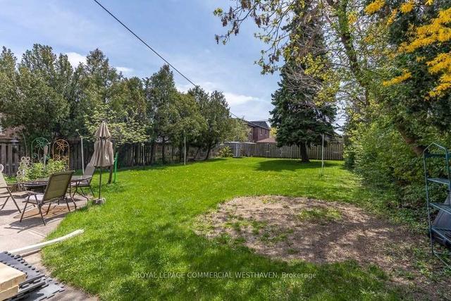 49 Anthony Rd, House detached with 3 bedrooms, 2 bathrooms and 3 parking in Toronto ON | Image 6