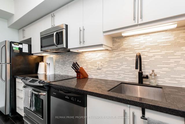 618 - 1169 Queen St W, Condo with 2 bedrooms, 2 bathrooms and 1 parking in Toronto ON | Image 4