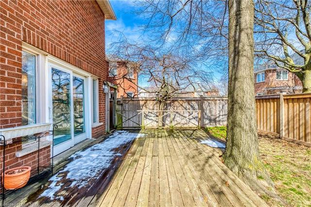 2155 Pineview Drive, House detached with 4 bedrooms, 3 bathrooms and 4 parking in Oakville ON | Image 39