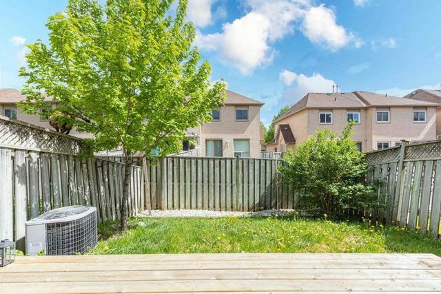 57 Gilgorm Rd, Townhouse with 3 bedrooms, 2 bathrooms and 1 parking in Brampton ON | Image 18