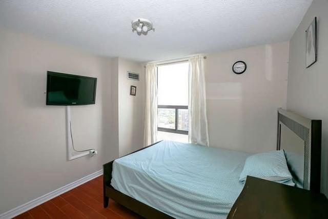 2302 - 18 Knightsbridge Rd, Condo with 3 bedrooms, 2 bathrooms and 1 parking in Brampton ON | Image 9