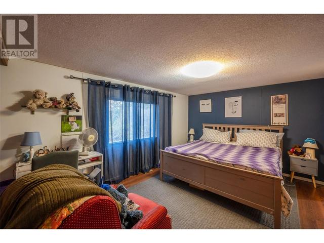 3096 Juniper Drive, House detached with 2 bedrooms, 2 bathrooms and 3 parking in Okanagan Similkameen E BC | Image 17