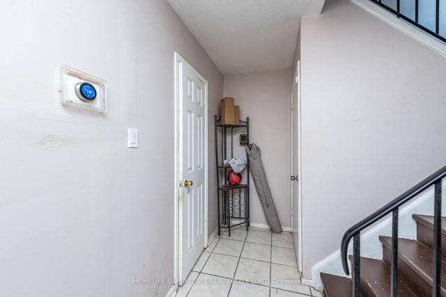 29 Bruce Beer Dr E, House semidetached with 3 bedrooms, 3 bathrooms and 4 parking in Brampton ON | Image 10