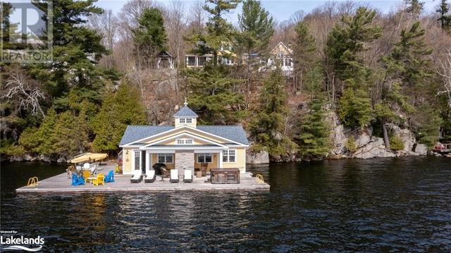 1019 Bluff Road Unit# 5, House detached with 4 bedrooms, 2 bathrooms and 7 parking in Muskoka Lakes ON | Card Image