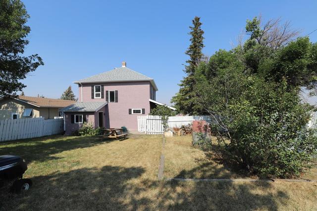 908 East Avenue, House detached with 4 bedrooms, 2 bathrooms and 6 parking in Improvement District No.  4 Waterton AB | Image 26