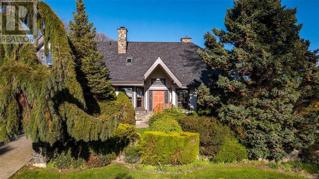 803 Piermont Pl, House detached with 5 bedrooms, 5 bathrooms and 2 parking in Victoria BC | Image 1