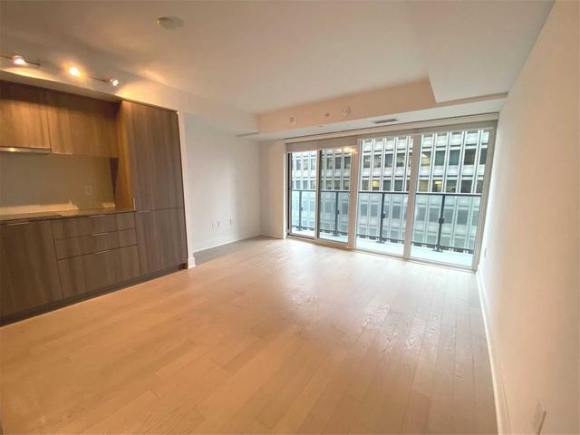 1611 - 955 Bay St, Condo with 0 bedrooms, 1 bathrooms and 0 parking in Toronto ON | Image 5