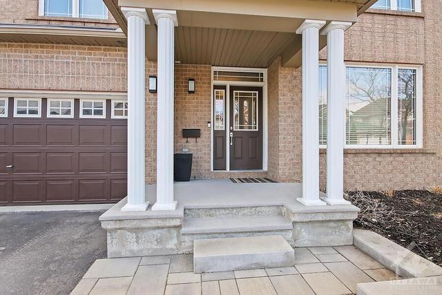 160 Whernside Terrace, House detached with 4 bedrooms, 4 bathrooms and 4 parking in Ottawa ON | Image 2
