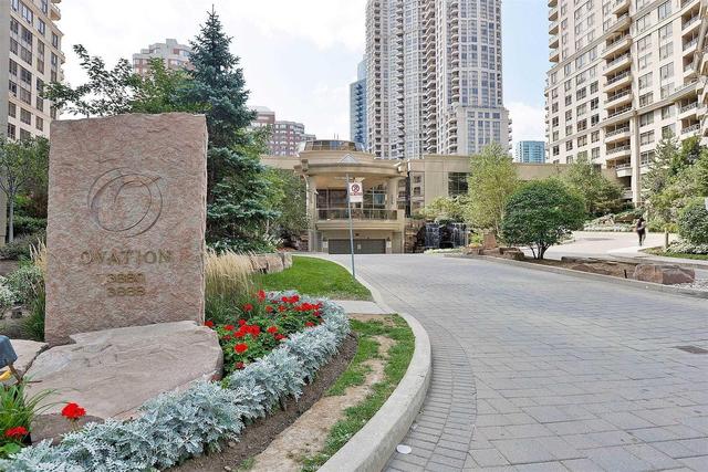 Gph 33 - 3888 Duke Of York Blvd, Condo with 3 bedrooms, 3 bathrooms and 3 parking in Mississauga ON | Image 2