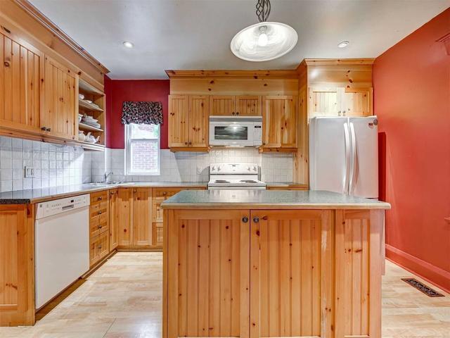 35 Mervyn Ave, House detached with 4 bedrooms, 2 bathrooms and 1 parking in Toronto ON | Image 3