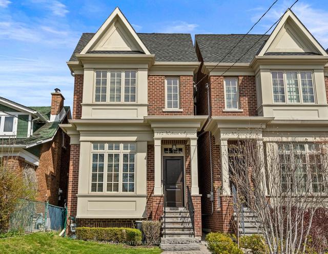 392 Woburn Ave, House detached with 4 bedrooms, 5 bathrooms and 2 parking in Toronto ON | Image 1