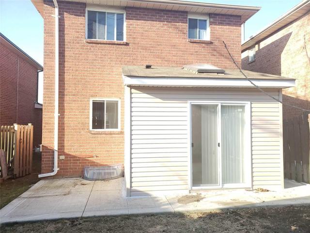 27 Adam St, House detached with 3 bedrooms, 3 bathrooms and 4 parking in Brampton ON | Image 13