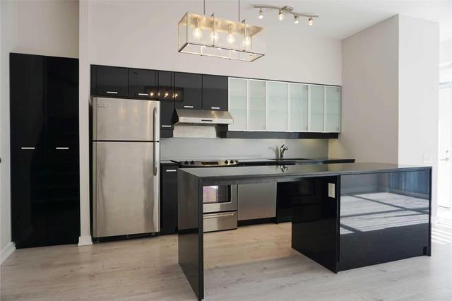 Th03 - 33 Singer Crt, Townhouse with 2 bedrooms, 3 bathrooms and 1 parking in Toronto ON | Image 10