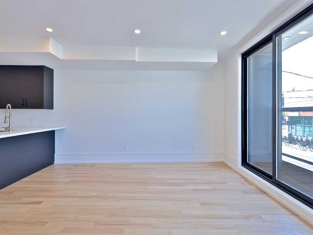 143 D' Arcy St, House attached with 2 bedrooms, 2 bathrooms and 2 parking in Toronto ON | Image 4