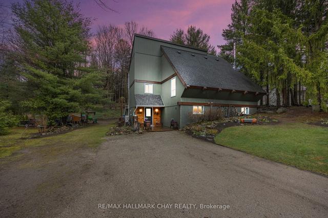 4 Sumac Cres, House detached with 3 bedrooms, 3 bathrooms and 6 parking in Oro Medonte ON | Image 1
