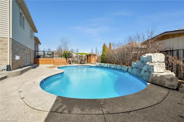 6608 Flora Court, House detached with 5 bedrooms, 3 bathrooms and 8 parking in Niagara Falls ON | Image 37