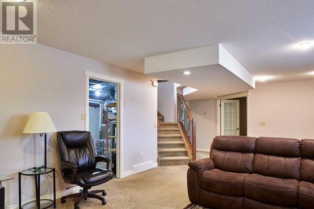 81 Sandstone Place Se, House semidetached with 3 bedrooms, 3 bathrooms and 4 parking in Medicine Hat AB | Image 32