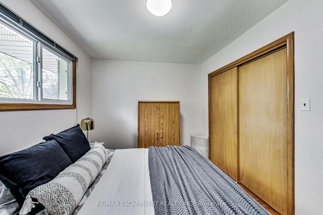 202 West 18th St, House detached with 2 bedrooms, 1 bathrooms and 4 parking in Hamilton ON | Image 10