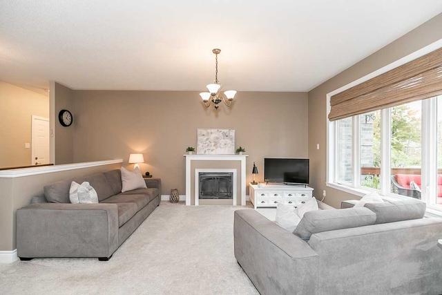 62 Red Oak Cres, House detached with 3 bedrooms, 2 bathrooms and 8 parking in Oro Medonte ON | Image 4