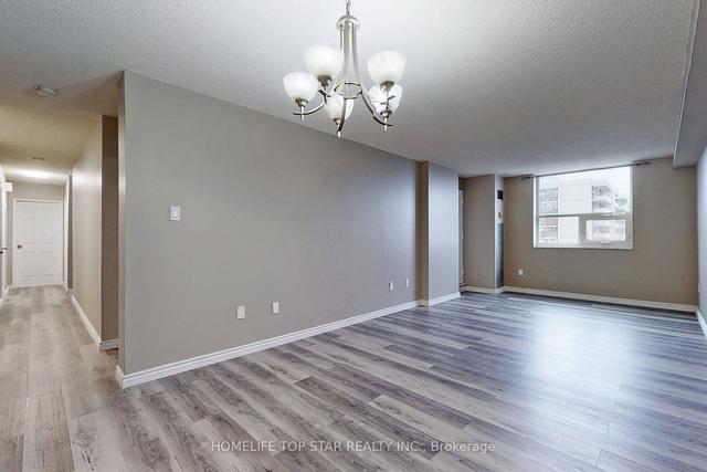 1201 - 4 Lisa St, Condo with 3 bedrooms, 2 bathrooms and 1 parking in Brampton ON | Image 27