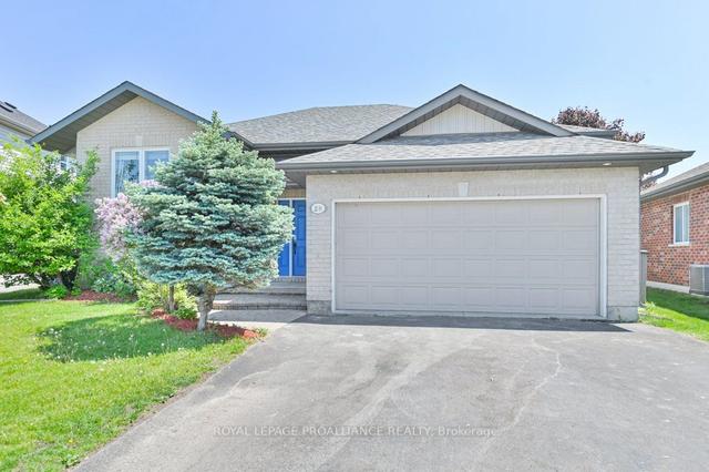 28 Britton Pl, House detached with 3 bedrooms, 2 bathrooms and 4 parking in Belleville ON | Image 1