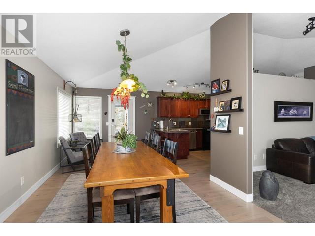 2304 Shannon Heights Place, House detached with 4 bedrooms, 2 bathrooms and 6 parking in West Kelowna BC | Image 11