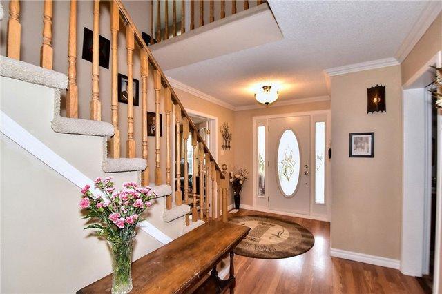 104 Lambeth Crt, House detached with 3 bedrooms, 3 bathrooms and 4 parking in Newmarket ON | Image 5