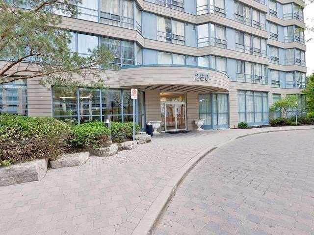 1003 - 250 Webb Dr, Condo with 2 bedrooms, 2 bathrooms and 2 parking in Mississauga ON | Image 2