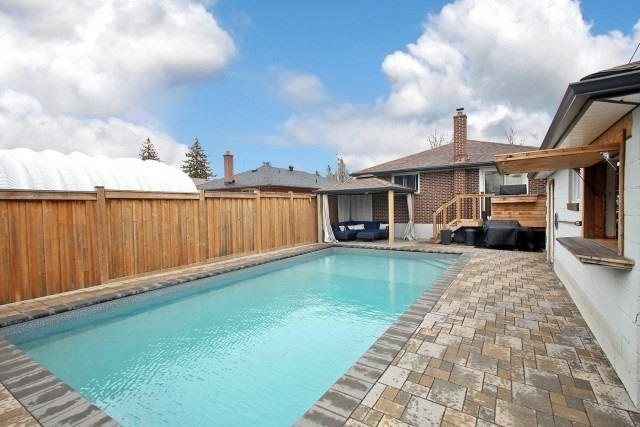 648 Cartier Ave, House detached with 2 bedrooms, 2 bathrooms and 7 parking in Oshawa ON | Image 17