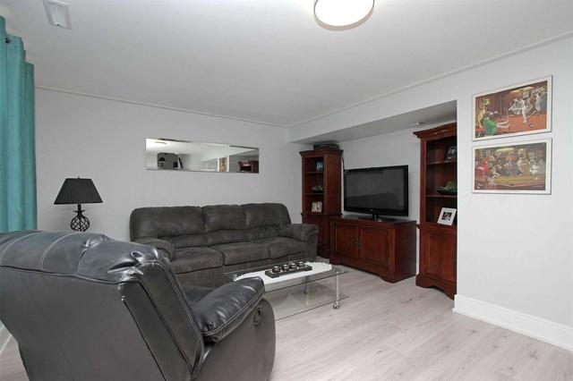 39 Larkdale Cres, House detached with 3 bedrooms, 2 bathrooms and 6 parking in Essa ON | Image 10