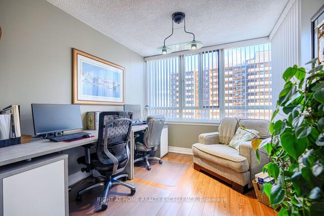 911 - 5 Lisa St, Condo with 3 bedrooms, 2 bathrooms and 1 parking in Brampton ON | Image 3