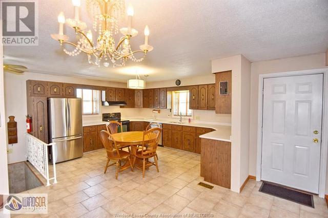 2803 County Rd 27, House detached with 3 bedrooms, 2 bathrooms and null parking in Lakeshore ON | Image 25