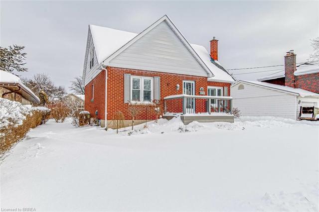58 Devon Street, House detached with 3 bedrooms, 1 bathrooms and 2 parking in Brantford ON | Image 3