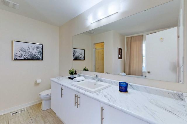 28 Avonmore Tr, House attached with 3 bedrooms, 3 bathrooms and 2 parking in Vaughan ON | Image 13