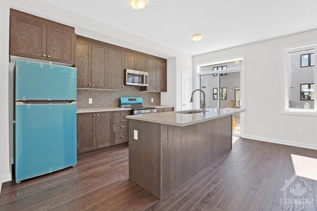 201 Invention Boulevard, Townhouse with 3 bedrooms, 4 bathrooms and 2 parking in Ottawa ON | Image 8