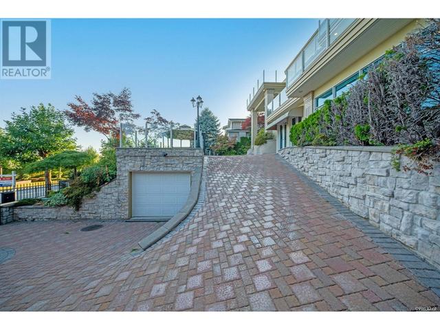 1629 Langton Place, House detached with 6 bedrooms, 7 bathrooms and 3 parking in West Vancouver BC | Image 32