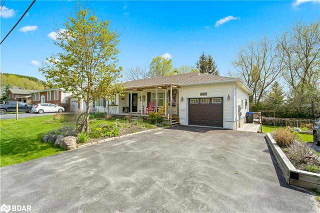2889 Fairgrounds Road S, House detached with 4 bedrooms, 3 bathrooms and 5 parking in Clearview ON | Image 2
