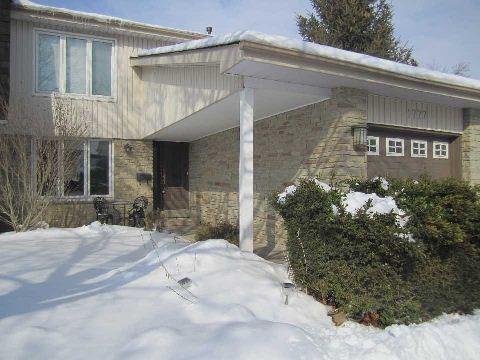 1777 Shadybrook Dr, House semidetached with 3 bedrooms, 2 bathrooms and 3 parking in Pickering ON | Image 1
