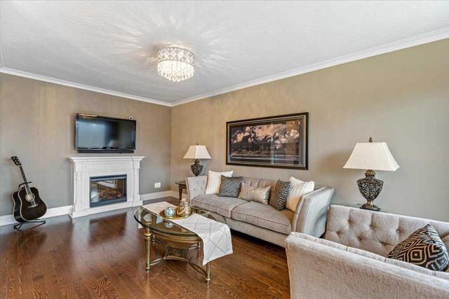 7 Atwood Pl, House detached with 3 bedrooms, 2 bathrooms and 5 parking in Toronto ON | Image 33