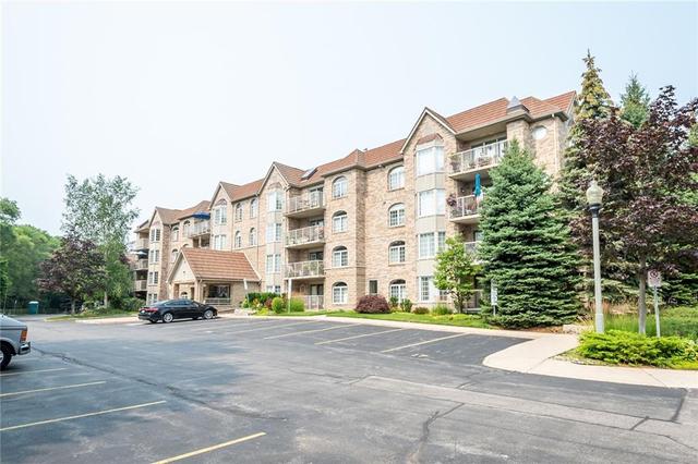 103 - 216 Plains Road, Condo with 1 bedrooms, 1 bathrooms and null parking in Burlington ON | Image 1