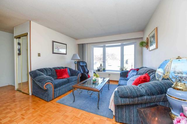 7234 Delmonte Cres, House semidetached with 3 bedrooms, 2 bathrooms and 5 parking in Mississauga ON | Image 32