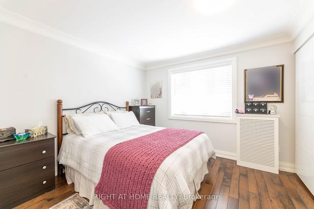 418 Christie St, House semidetached with 2 bedrooms, 2 bathrooms and 2 parking in Toronto ON | Image 18
