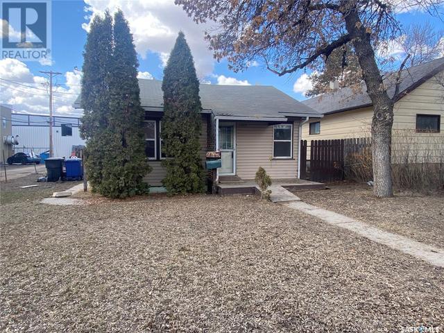 1213 1st Avenue N, House detached with 2 bedrooms, 1 bathrooms and null parking in Saskatoon SK | Image 2