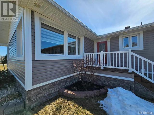 1098 Nicholas Denys, House detached with 5 bedrooms, 1 bathrooms and null parking in Bathurst NB | Image 3