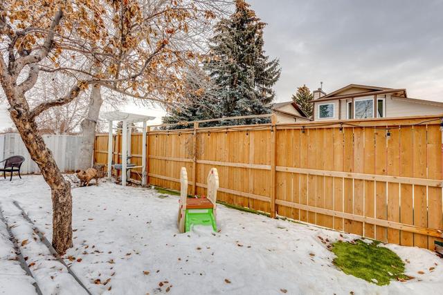 8 Sunhaven Way Se, House detached with 3 bedrooms, 2 bathrooms and 5 parking in Calgary AB | Image 47