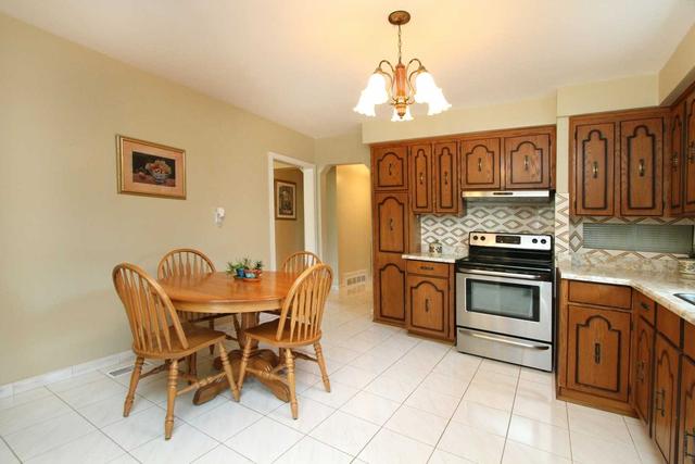 4 Alladin Ave, House detached with 3 bedrooms, 2 bathrooms and 5 parking in Toronto ON | Image 2