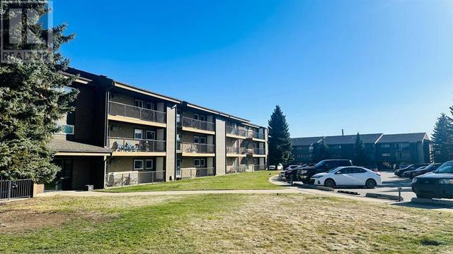 203, - 405 Columbia Boulevard W, Condo with 2 bedrooms, 1 bathrooms and null parking in Lethbridge AB | Image 2