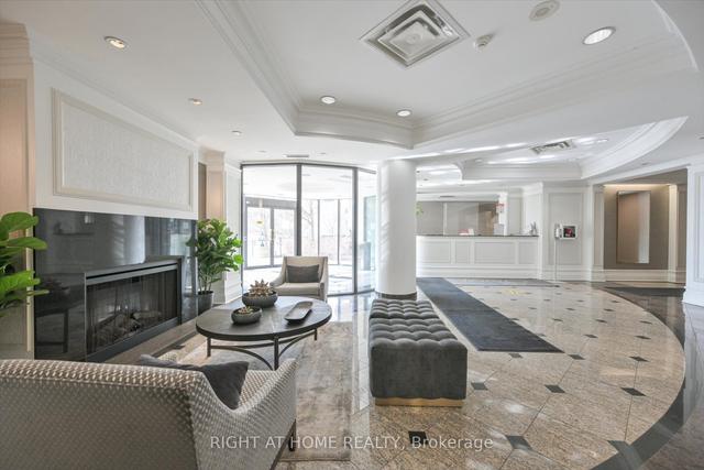 818 - 16 Dallimore Circ, Condo with 2 bedrooms, 2 bathrooms and 1 parking in Toronto ON | Image 25